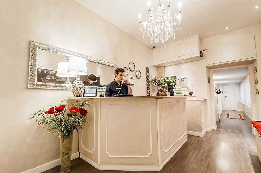 Relais De L'opera Acomodação com café da manhã  2*