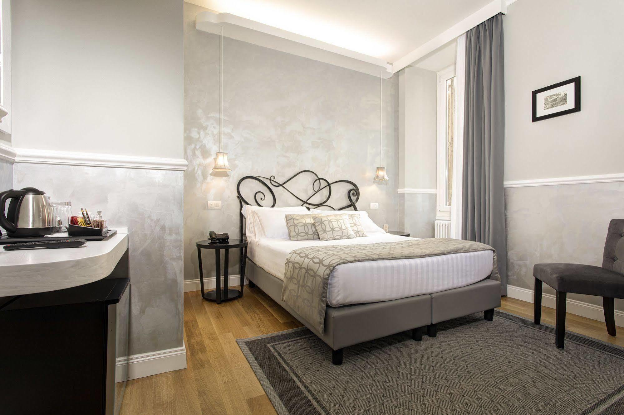 Relais De L'opera 2*